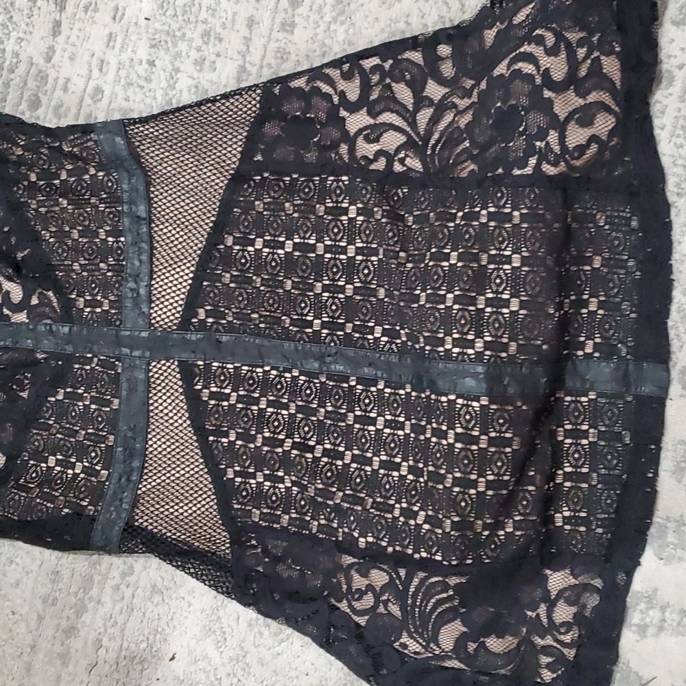 Black and nude overlay lace mini dress L / LG - Picture 4 of 10